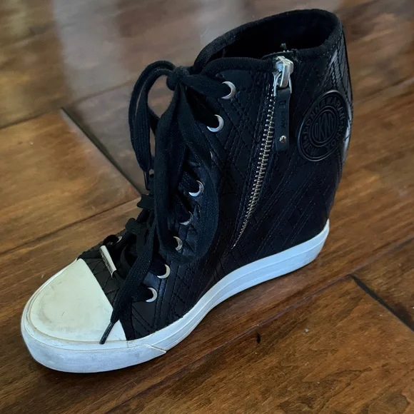 DKNY Black Wedge High-Top Women's 7 Sneaker - Picture 1 of 9